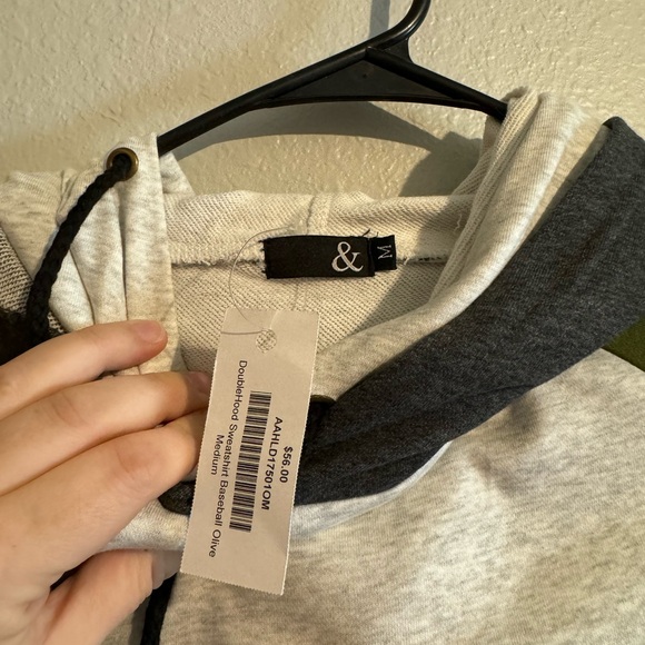& NWT Hoodie - Picture 2 of 4
